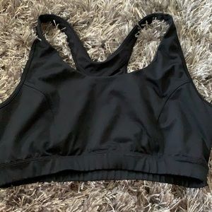 black sports bra